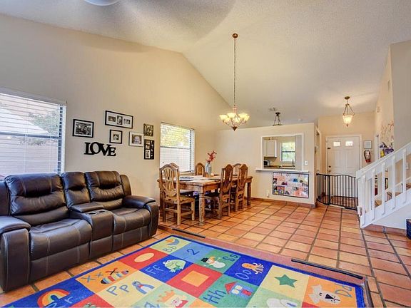 4th image of 54 Peachtree Pl