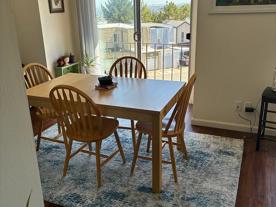 156 Oxford Ln #3
