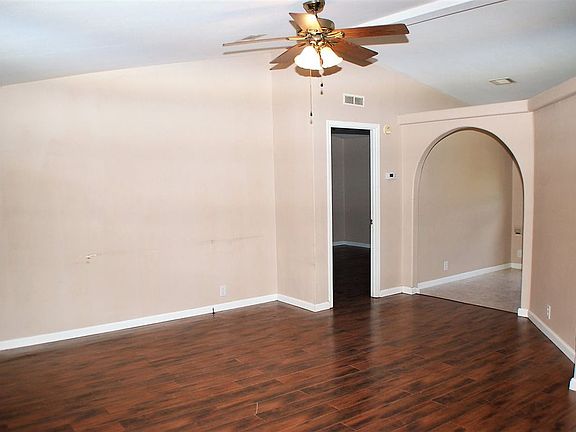 3rd image of 270 N Merchant St