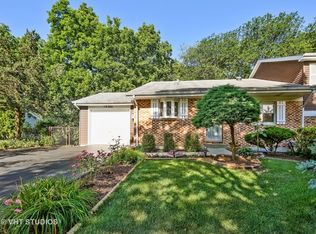 7S468 Lynn Dr, Naperville, IL 60540