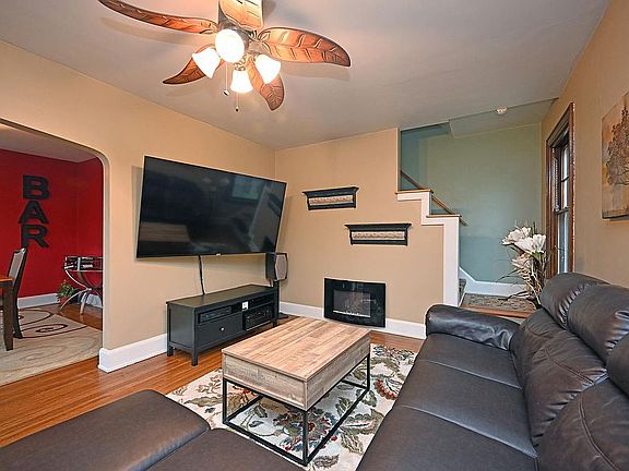 5th image of 3533 Saybrook Ave