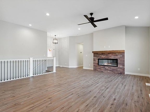 3rd image of 1193 Kona Cir