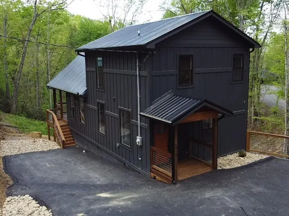 4016 Dollys Dr, Sevierville, TN 37862