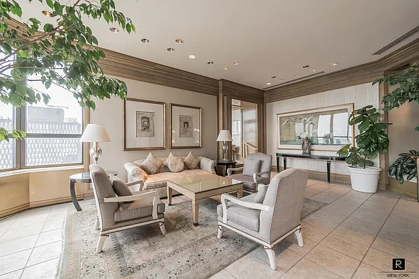 Rented by R New York | media 69