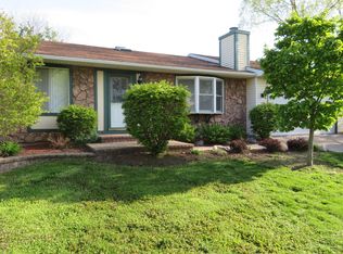 380 Longford Dr, Elgin, IL 60120