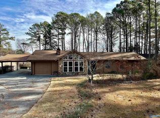 288 Mohawk Rd, Owens X Rds, AL 35763