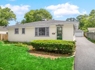 1107 Campbell Ave, Wheaton, IL 60189