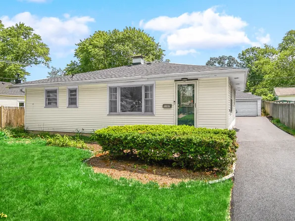 1107 Campbell Ave, Wheaton, IL 60189