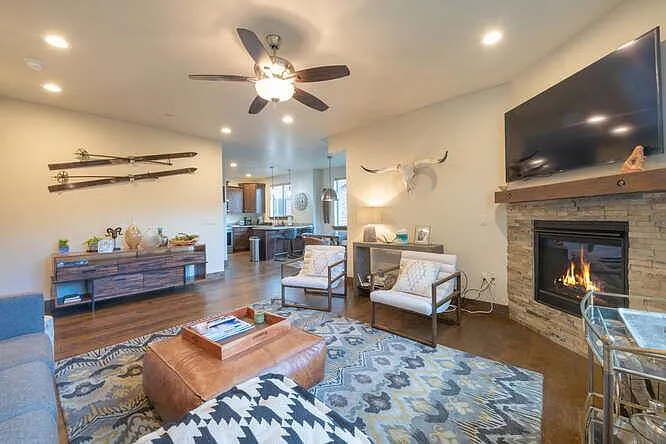 3 bed, 1477 sqft, $3,600 — Photo 3