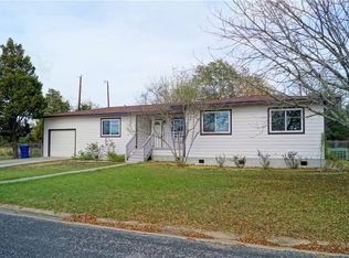 101 Burr Oak Dr, Elgin, TX 78621