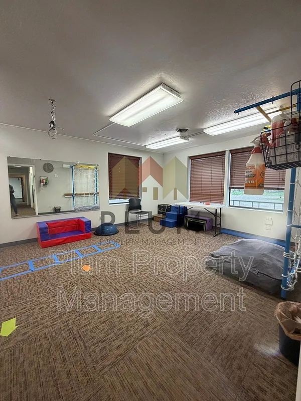 Studio, 1872 sqft, $1,872 — Photo 2