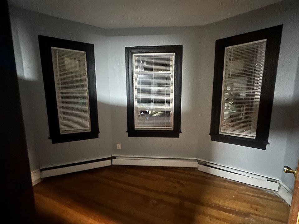1st image of 324 Cranston St #2