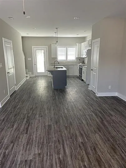 28 High St #1 — Photo 3