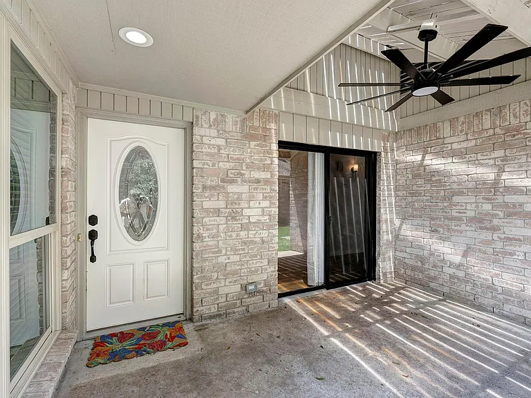 18506 Glen Briar Ln — Photo 3