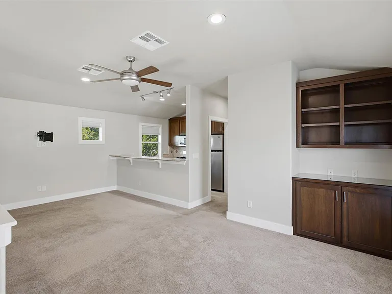 1315 W Anderson Ln #B — Photo 10