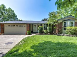 714 Windingpath Ln, Ballwin, MO