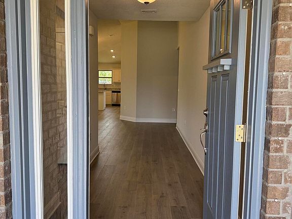 4th image of 194 Ridgeway Cir