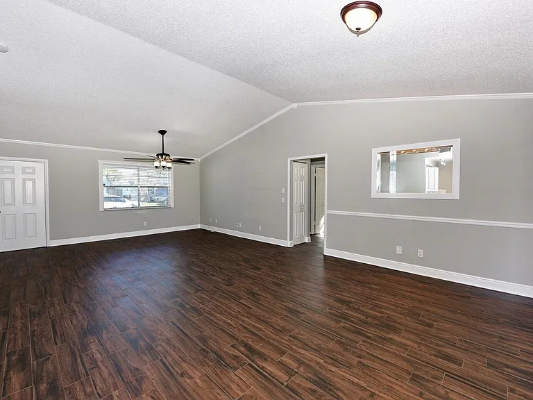 598 NE Maranta Terrado — Photo 5