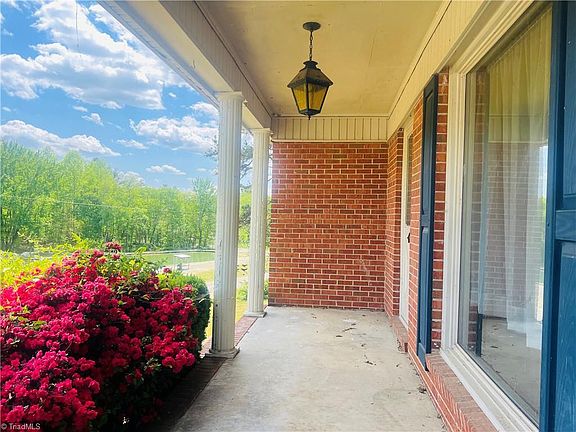 2nd image of 505 Belvue Dr