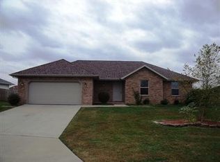 702 E Waterford Blvd, Ozark, MO 65721