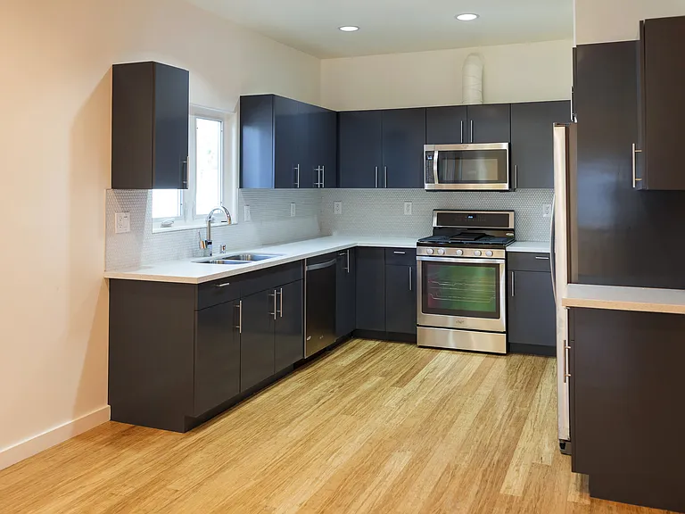 18. Kitchen