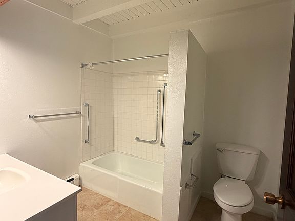 5th image of 414 Camino De La Placita APT 14