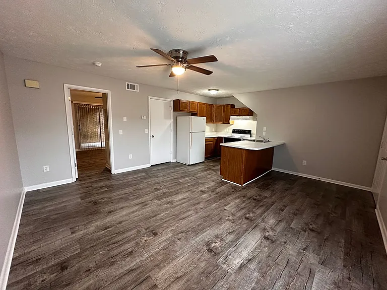 Lakeland Hills Apartment Homes — Photo 46