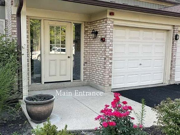 4th image of 169 Grove Ave #2D