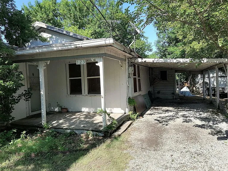123 N 2nd St — Photo 2