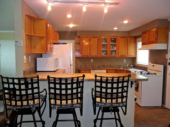 3rd image of 21 Lincoln Pl