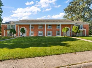 629 W 39th Pl APT 104, Hobart, IN 46342