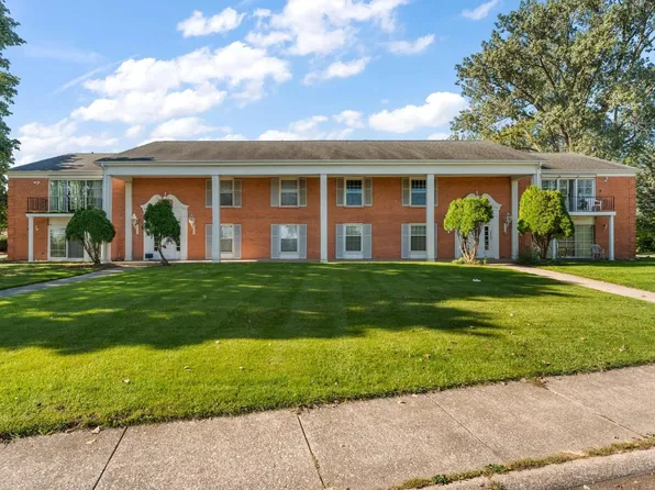 629 W 39th Pl APT 104, Hobart, IN 46342