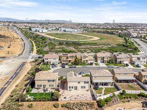 5th image of 1032 Marigold Ct