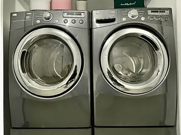 374 Bleecker Street image 2 of 10