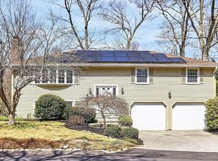 11 N Branch Rd, Concord, MA 01742