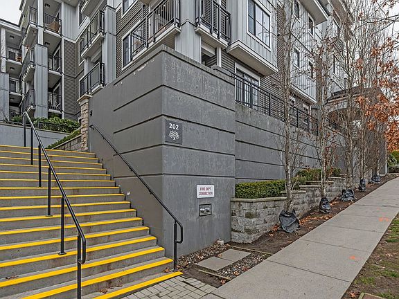 2nd image of 202 Lebleu St #405