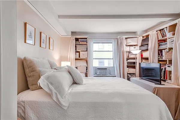 Sold by Century 21 Metropolitan | media 24