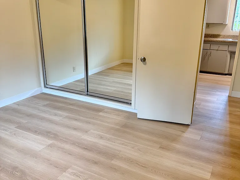 Village Glen Apartments — Photo 13