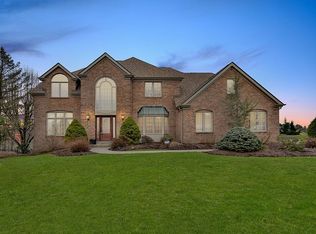 157 Bittersweet Cir, Venetia, PA 15367