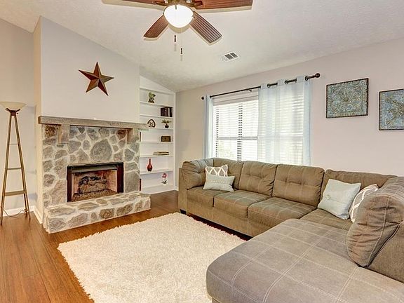 4th image of 2064 S Cove Trl