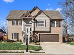 713 Sleek Fox Dr, Clarksville, TN 37040