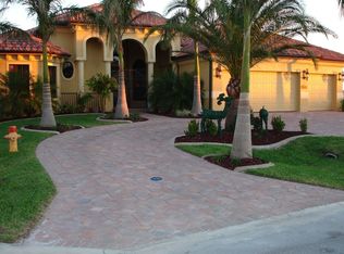 2411 SW 52nd St, Cape Coral, FL 33914