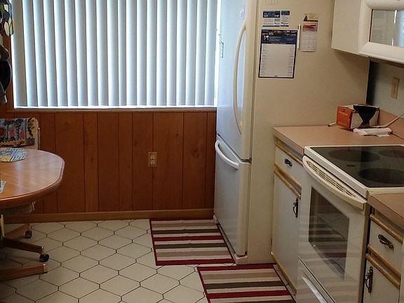 3rd image of 19029 Us Highway 19 N APT 28E