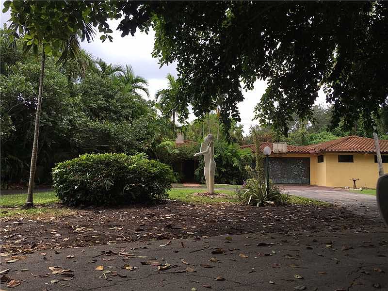 2nd image of 8325 Cheryl Ln