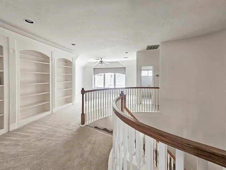 6010 Serrano Terrace Ln — Photo 22