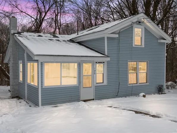 120 Maple Dr, Camillus, NY 13031