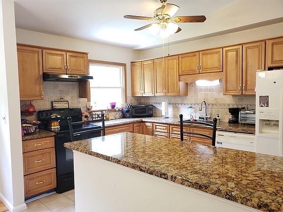 2nd image of 21 Greenridge Dr