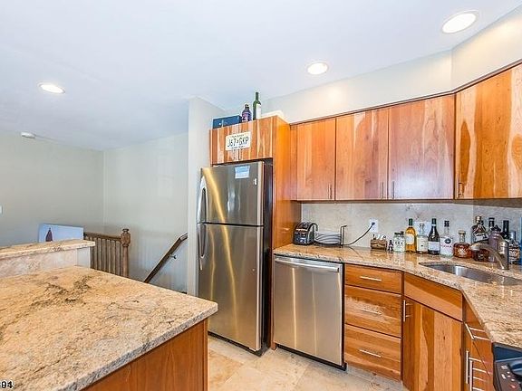 5th image of 122 Brandywyne Dr