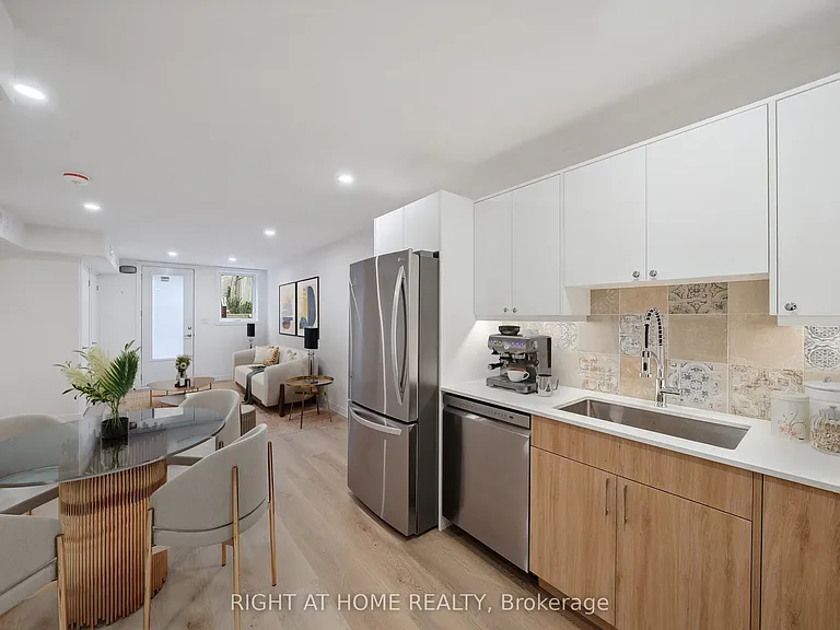 112 Walmer Rd #6 — Photo 4