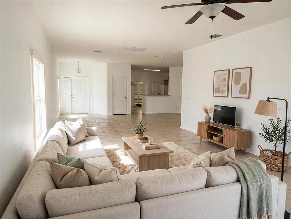3 bed, 2.0 bath, 2098 sqft, $2,700 — Photo 4